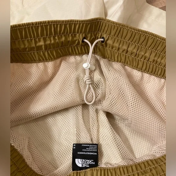 The North Face | NWT Women’s WindWall TNF X Shorts - Picture 7 of 13
